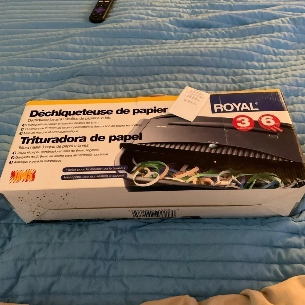 Document shredder - Picture 2 of 4